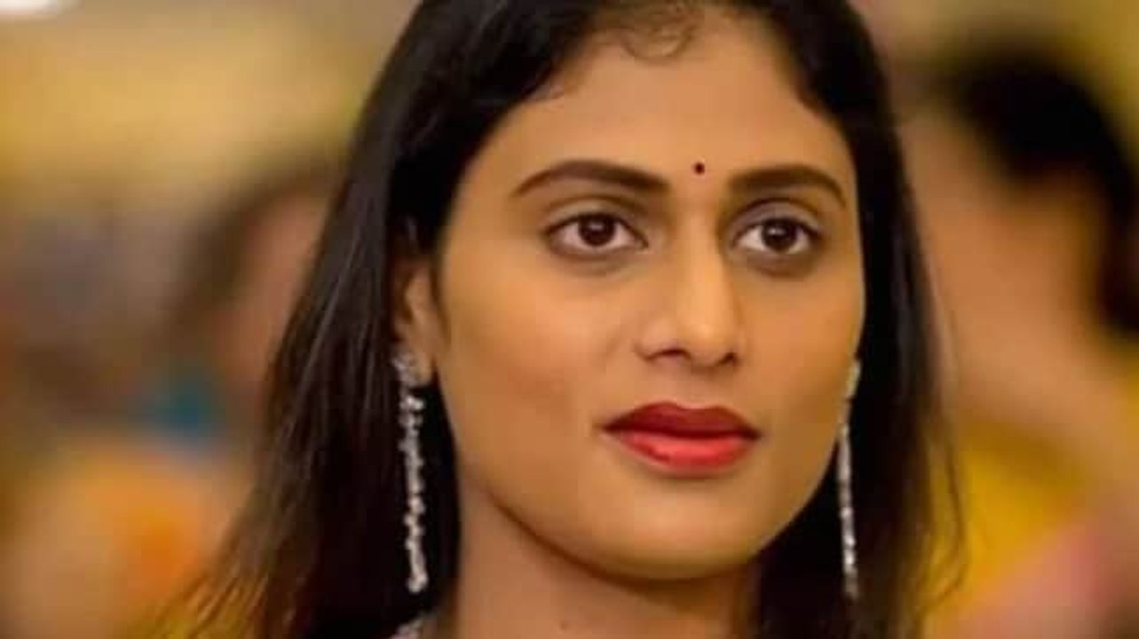 Andhra Pradesh CM's sister YS Sharmila may float separate party in Telangana