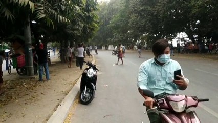 Manifestantes abatidos com balas reais no Myanmar