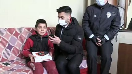 YOZGAT - 5. sınıf öğrencisinin CİMER'den istediği tableti polisler aldı