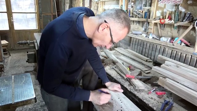 71 Yıldır Ceviz Ağaçlarını Sanat Eserlerine Dönüştürüyor İha