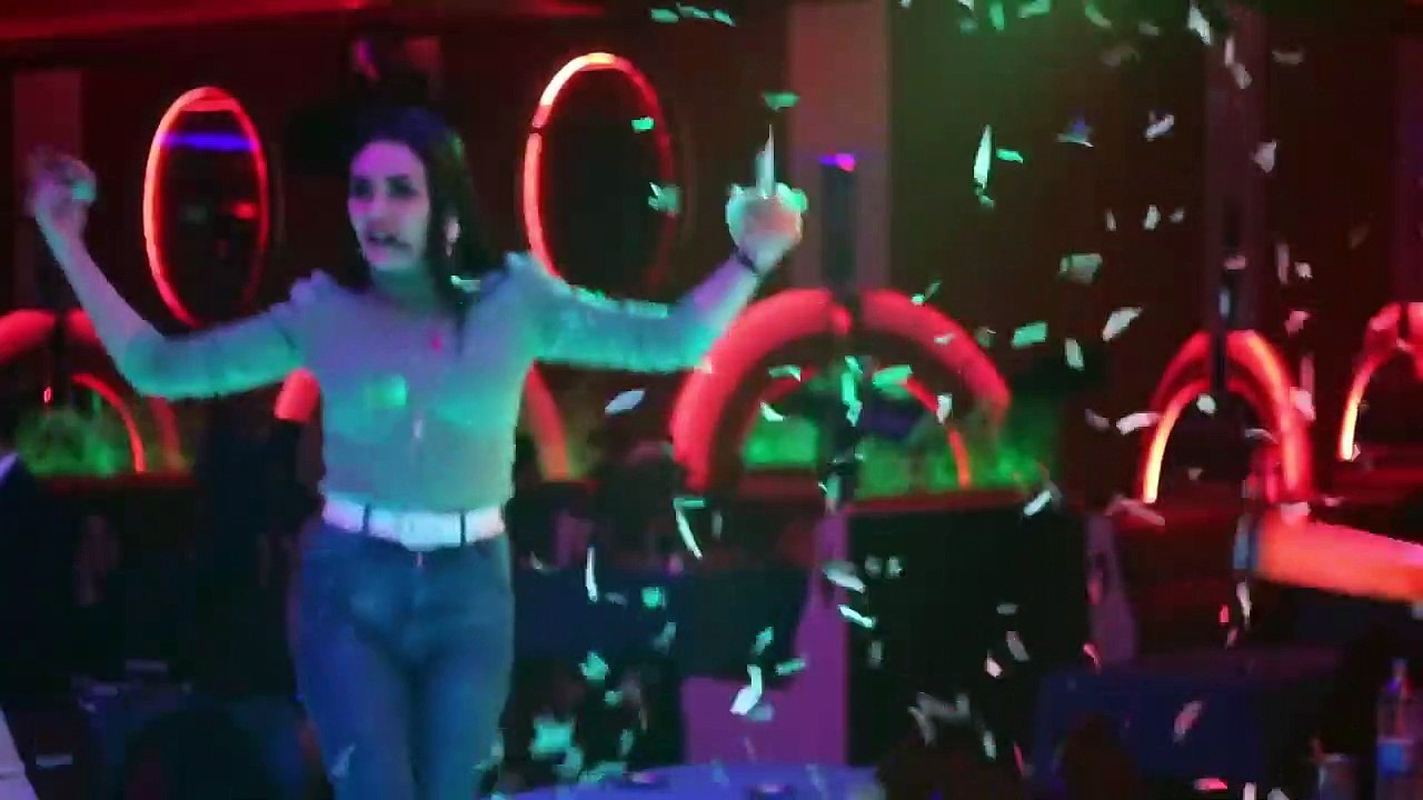 Sarı Melek & Yılmaz Yıldız - Kaldır Kollarını (Düet)