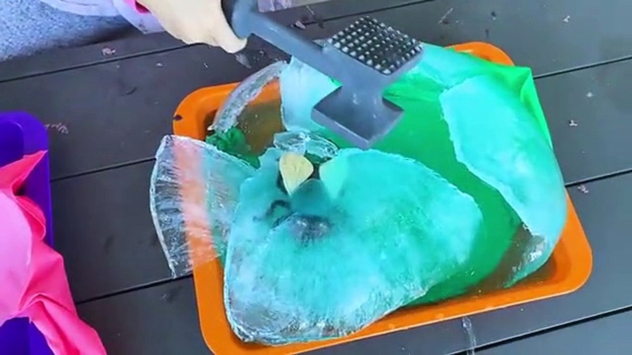 Giant Ice Balloons Melting Animals Easy DIY Science Experiments for kids