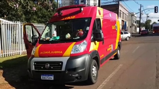 Entregadora fica ferida ao colidir contra Gol na Rua Recife, esquina com a Rua Nereu Ramos, no Centro