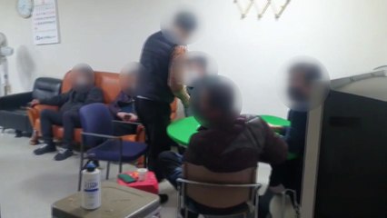 도박판 적발되자 '적반하장'...방역 노력 비웃는 일탈 / YTN