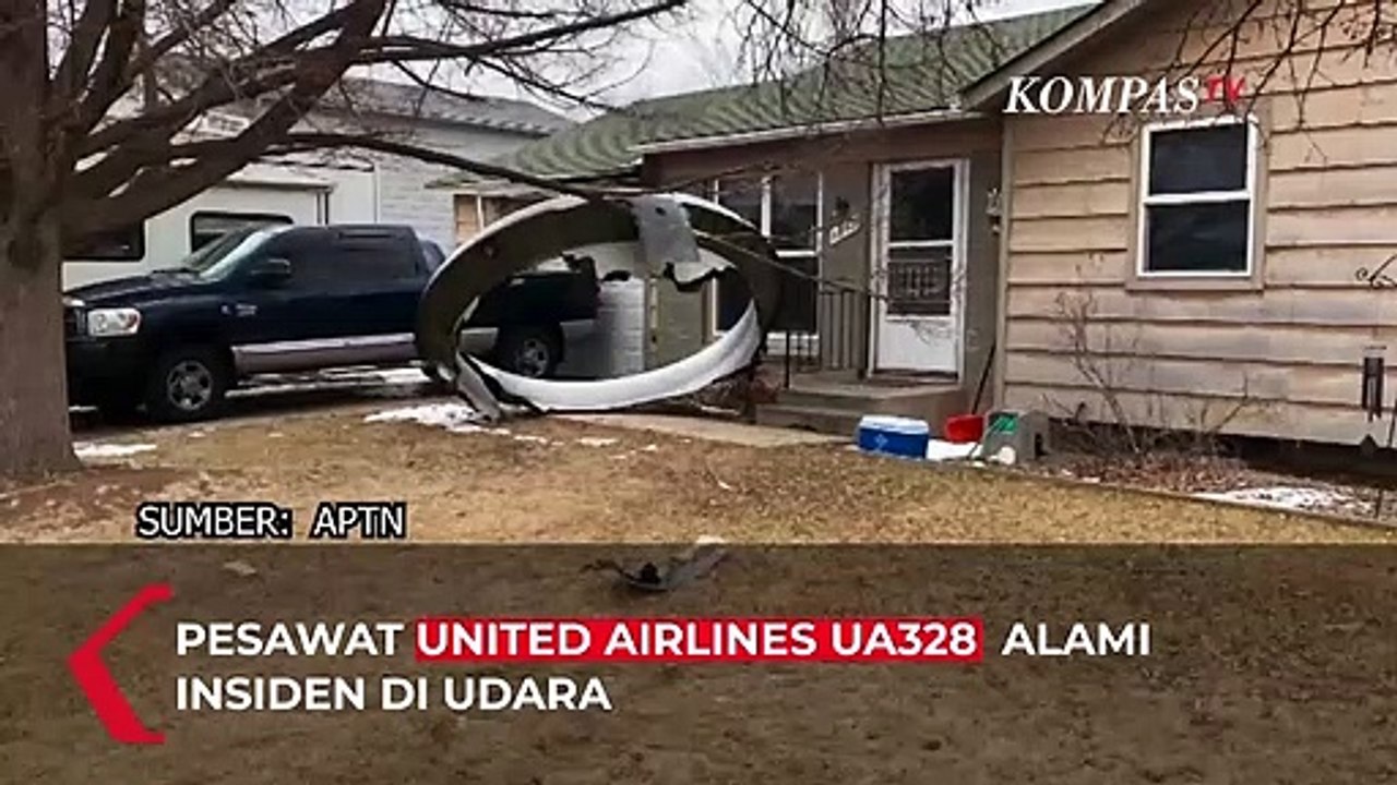 Ngeri!! Pesawat United Airlines UA328 Gagal Mesin Setelah Lepas Landas