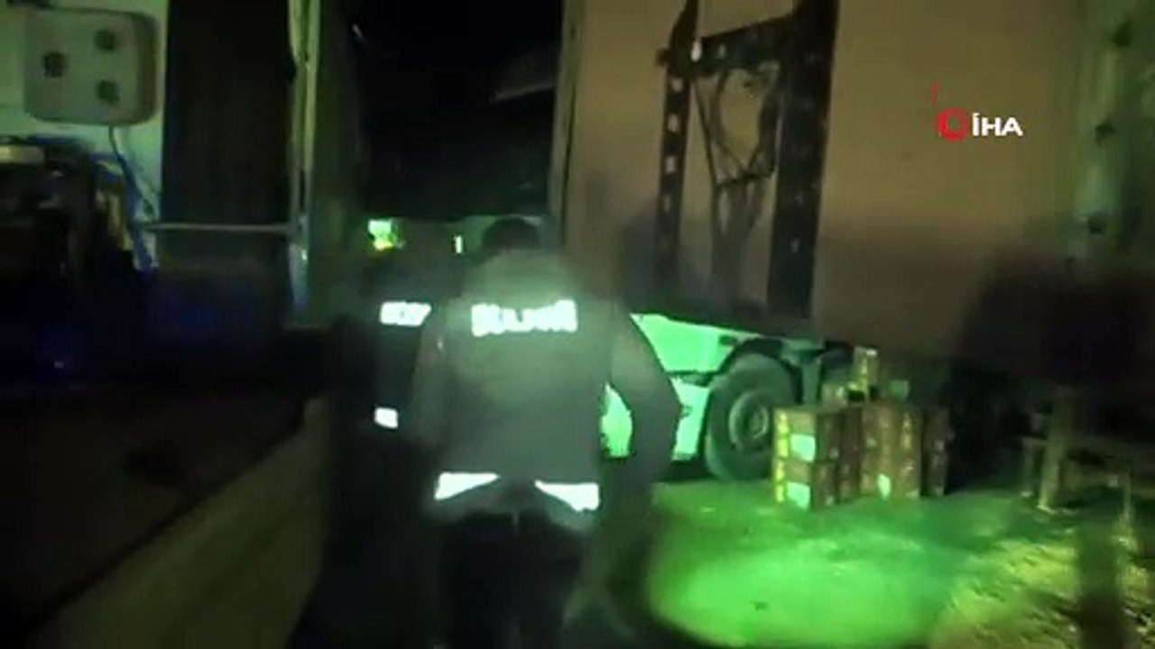 Mardin'de piyasa değeri 5 milyon lira olan 16 bin 440 şişe kaçak içki ele geçirildi