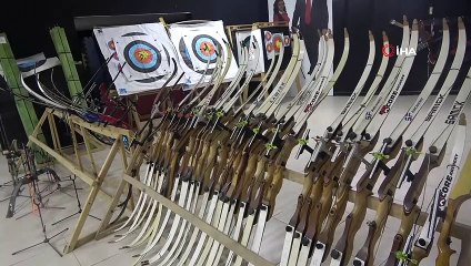 Engelli okçu, geleceğin okçularını yetiştiriyor