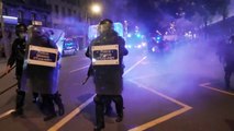 تجدد المواجهات بين محتجين والشرطة في إسبانيا لليلة الخامسة