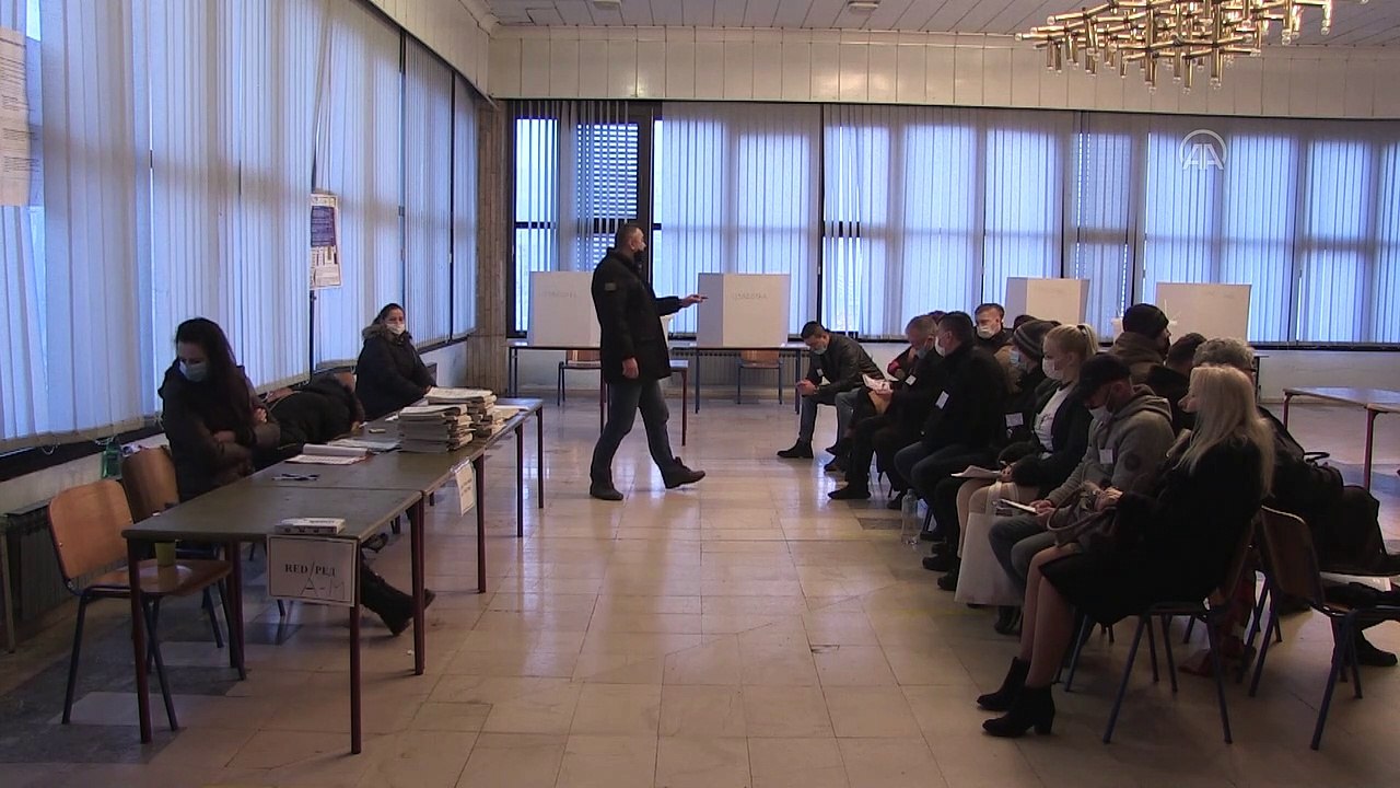 DOBOJ - Bosna Hersek'in Doboj kentinde tekrarlanan yerel seçimde oy verme işlemi başladı