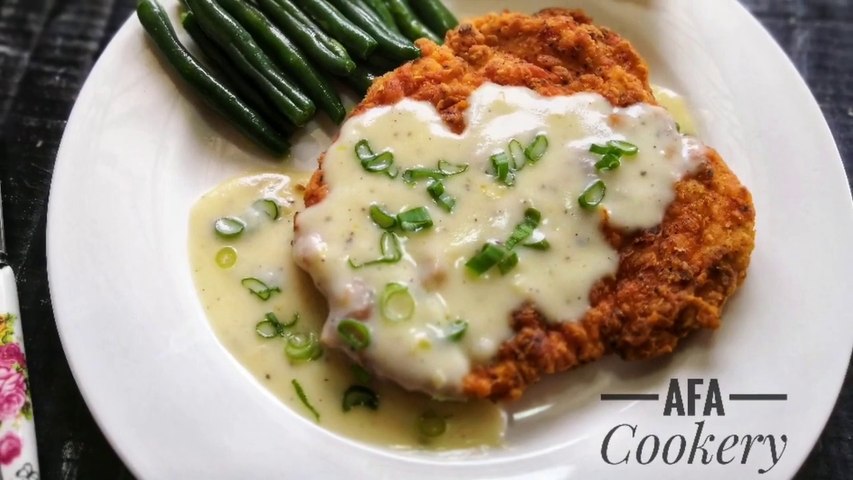 Fried chicken steak with white sauce