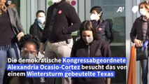 Ocasio-Cortez hilft Opfern von Wintersturm in Texas