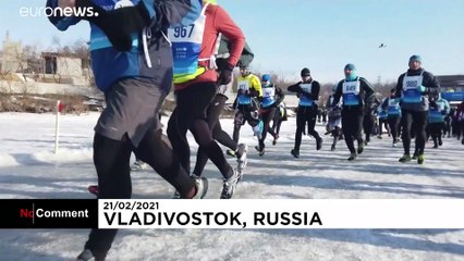 À Vladivostok, une course sur la mer gelée attire des centaines de coureurs