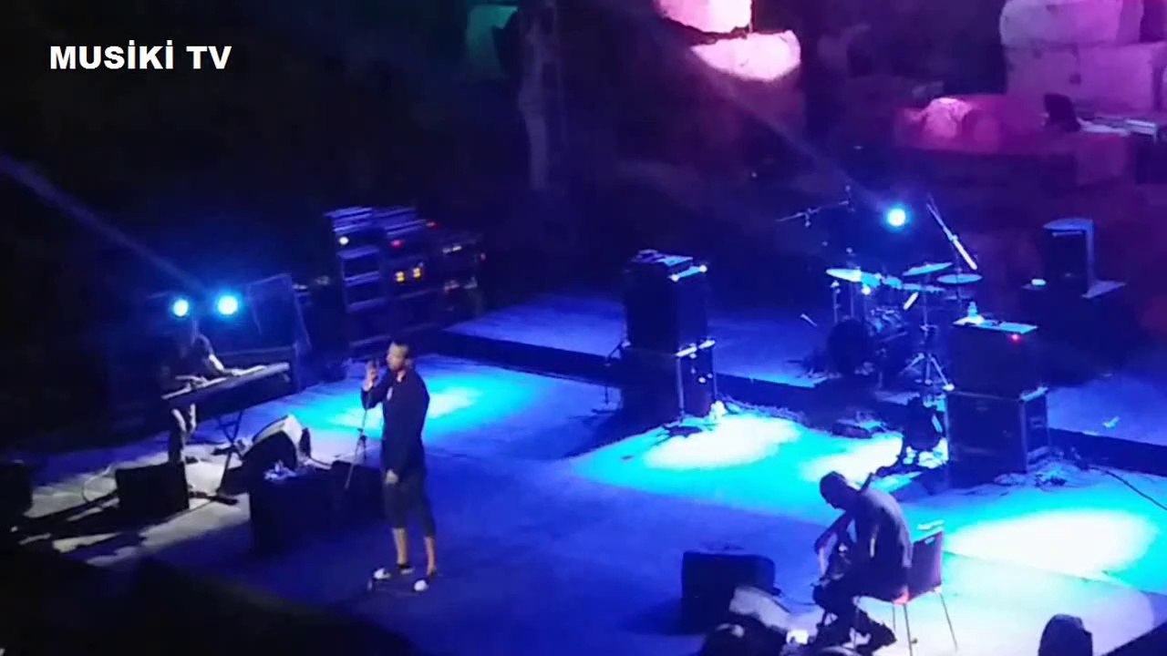 CEM ADRİAN - Tek Başına (Söyle Buldun mu) (Konser/Canlı) @Side Antik Tiyatro