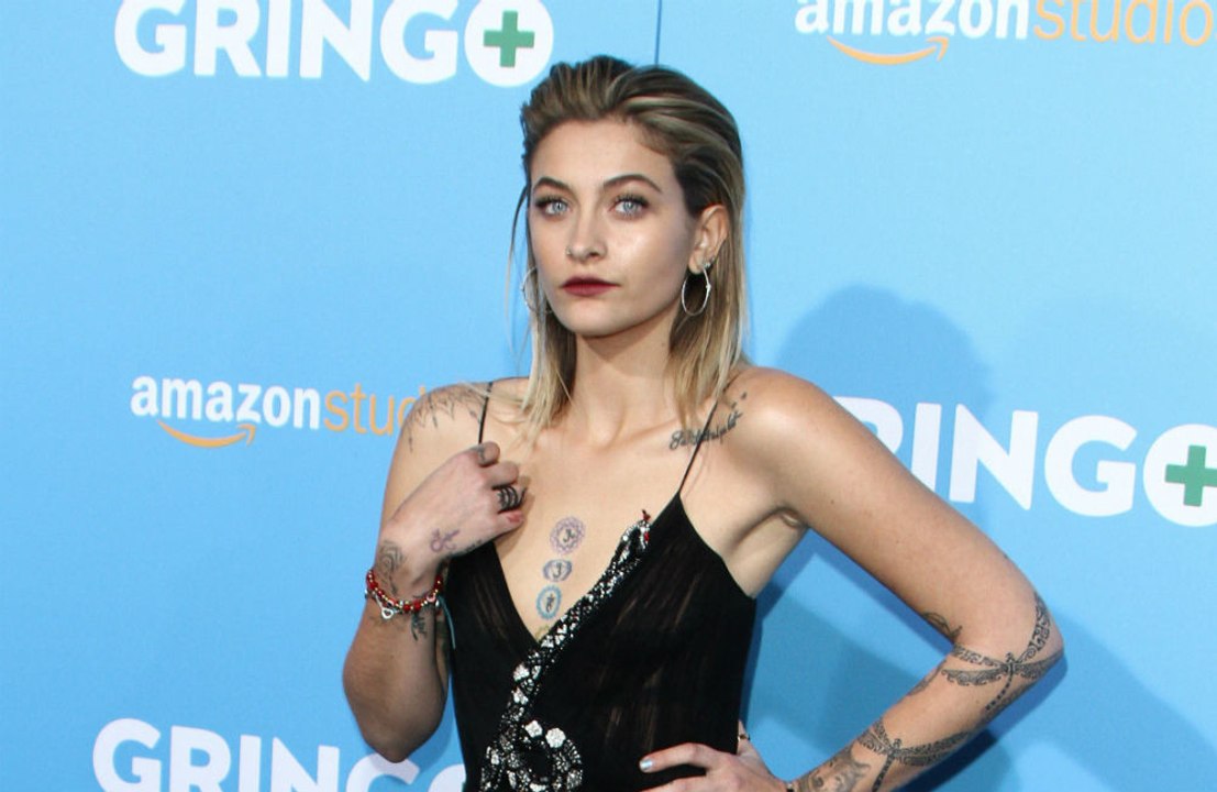 Paris Jackson diz ter vivido experiência semelhante à de Paris Hilton em internato