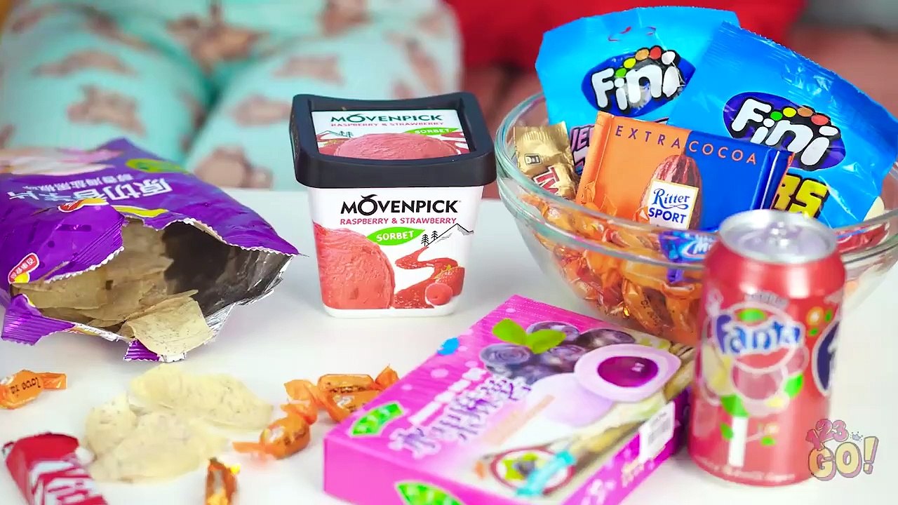 AWESOME DIY CLOTHES HACKS || Genius Clothes Hacks That Will Save Your Day by 123 GO!