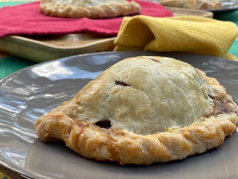 Cornish Pasty o Pastes Tradicionales - La Cocina Mestiza - Sonia Ortiz con Sonya Santos