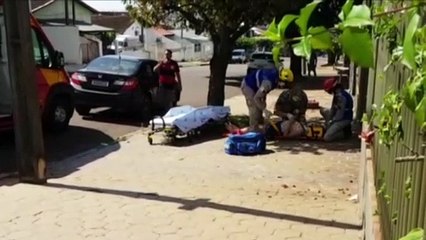 Homem e mulher se ferem em acidente com moto