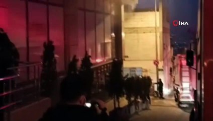 Bursa’da marketin deposunda çıkan yangın söndürüldü