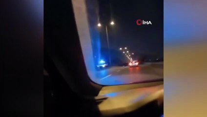 Kazayı izlemek için yavaşlayan otomobile otobüs çarptı...O anlar kamerada