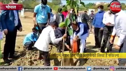 VIDEO: सीएम का संकल्प, स्मार्ट पार्क में किया पौधारोपण