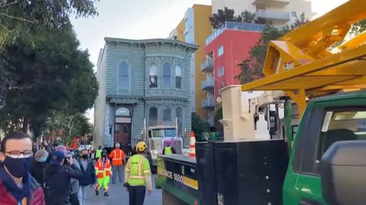 Un vecino de San Francisco decide cambiarse de barrio y se lleva su casa