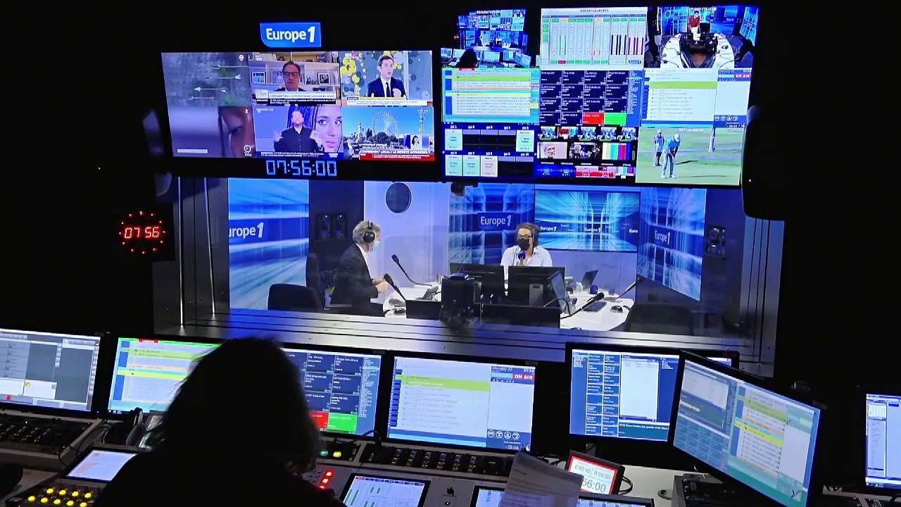 Monsieur Régis : "On lui en a fait voir de toutes les couleurs à notre Loulou Gallois" (Canteloup)