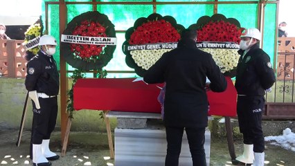 Kadın polis memuru gözyaşları içinde son yolculuğuna uğurlandı