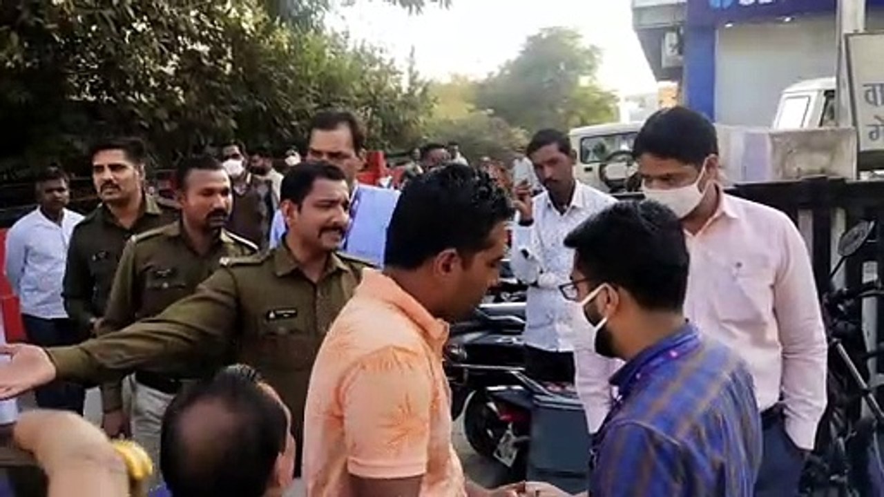 एडीएम की मौजूदगी में सेल की गई एसबीआई मगरिया शाखा