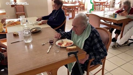 Rengeteg idős ember vált áldozattá a járvány miatti bezártság alatt