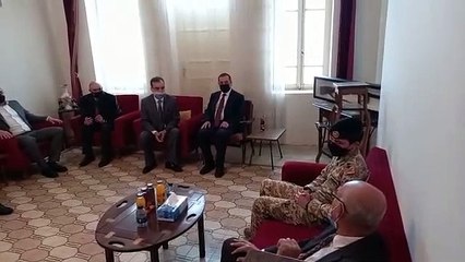 شاهد.. ولي العهد يزور منزل ابناء واحفاد الشيخ ذياب العوران