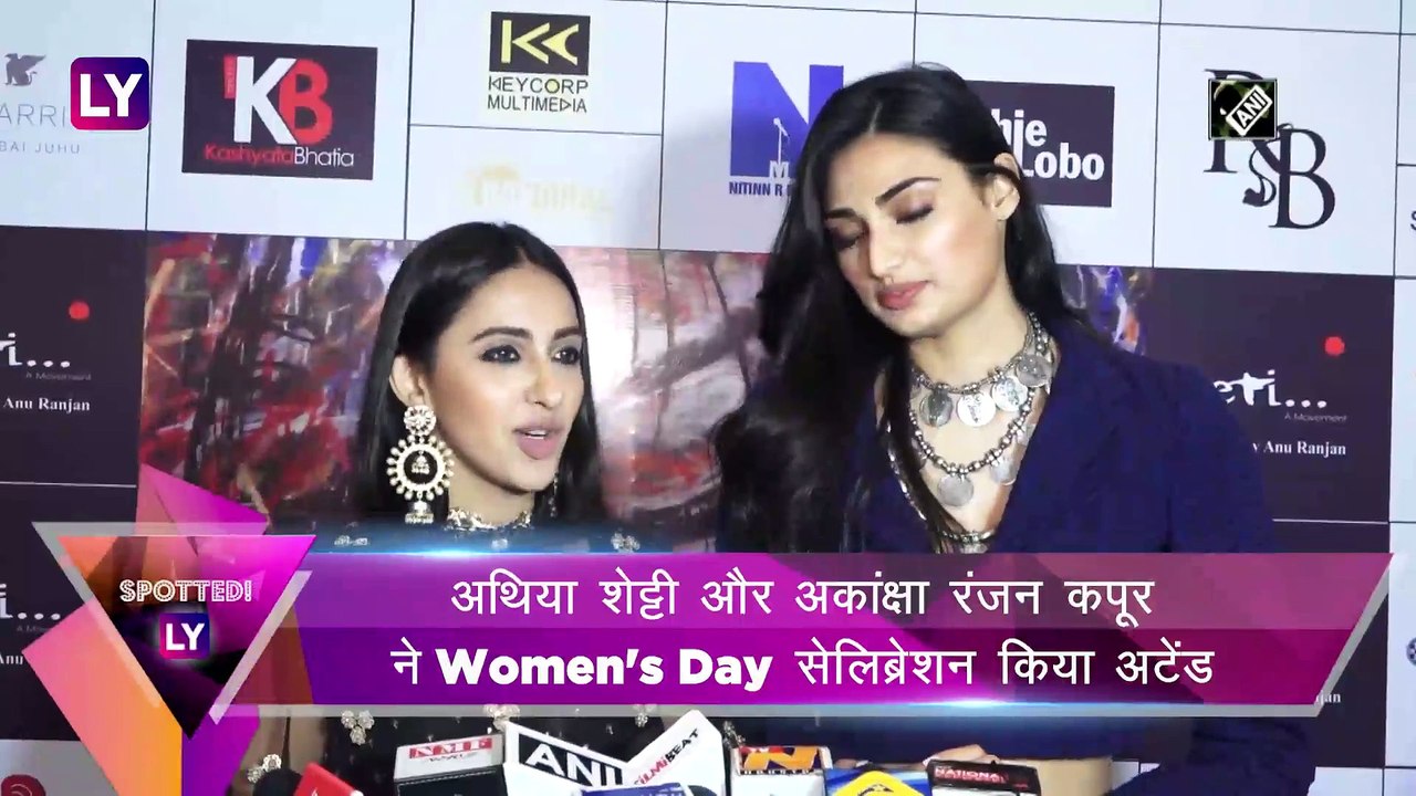 Tiger Shroff पहुंचे सिनेमा हॉल, Ananya-Arjun भी हुए स्पॉट | Bollywood Celebs Spotted