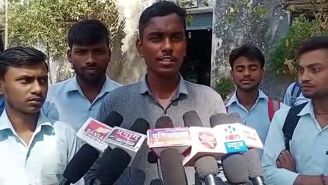 NCC कैंप में आर्म्स टेस्ट के लिये नहीं थी रायफल, छात्र ने बना डाली लकड़ी की AK-47