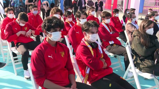 İZMİR - Cumhurbaşkanı Erdoğan, video konferans yöntemiyle Gürsel Aksel Stadı'nın açılışına katıldı (2)