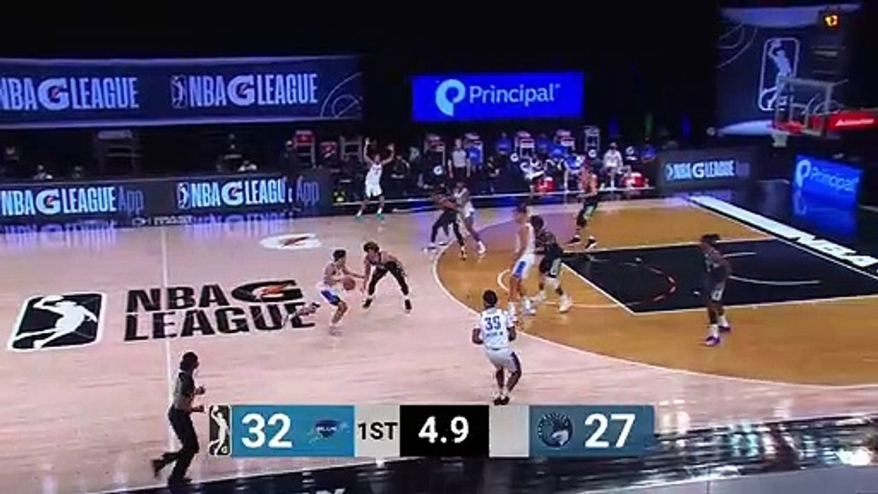 Ryan Woolridge rocks the rim