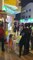 بالفيديو ..اغلاق مطعم مزدحم في دبي ومخالفة صالة رياضية لعدم إلتزامهم بالتباعد الجسدي