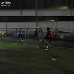 بالفيديو‫.. محمد حماقي يبهر متابعيه بمهارته في كرة القدم