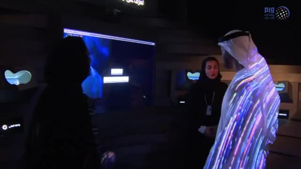 بالفيديو.. محمد بن زايد يزور القمة العالمية للحكومات ويتفقد متحف المستقبل