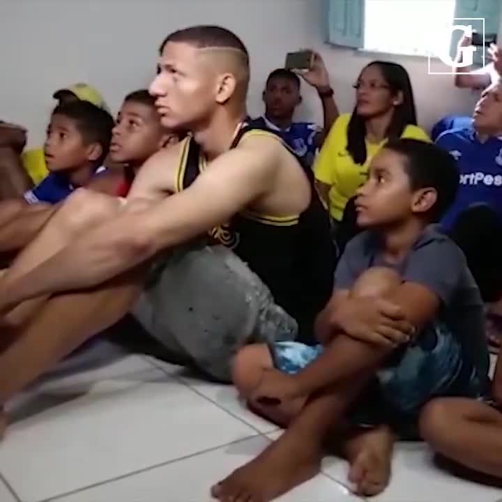 بالفيديو: فرحة لاعب برازيلي عند إعلان اختياره ضمن قائمة منتخب بلاده في كوبا أميركا