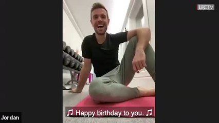 محمد صلاح يغني "أبوالفصاد" في عيد ميلاد ساديو ماني.. شاهد الفيديو