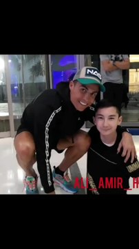 بالفيديو: كريستيانو رونالدو يلعب الكرة مع طفل من أصحاب الهمم في دبي