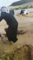 بالفيديو: شاهد كيف أنقذت قوات البادية الأردنية 4 سعوديين من الغرق