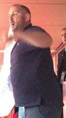 بالفيديو.. مشجع إنجليزي: السيتي يفوز وأنتم تهتفون لمحمد صلاح