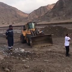 بالفيديو.. عالقون في جبل جيس ووادي البيح مياه الأمطار حاصرتنا 17 ساعة