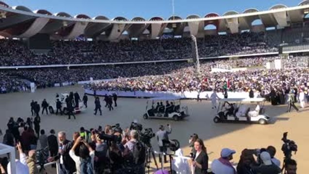 بالفيديو.. قداسة البابا فرنسيس يحيي قداساً تاريخياً بحضور 180 ألفاً