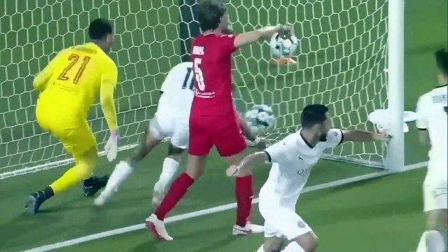 Santi Cazorla's scored a wonder goal in injury time to give Xavier Hernández another win