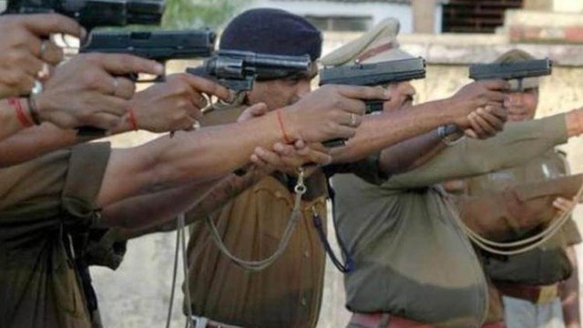 Police encounter with animal traffickers in UP, 2 injured