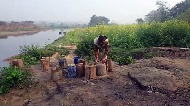 पंचायत चुनाव को देखते हुए सीतापुर-हरदोई की संयुक्त टीम ने अवैध शराब के खिलाफ चलाया अभियान