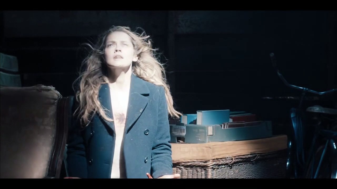 A.Discovery.Of.Witches.S01E08.720p.HDTV.x265-MiNX[eztv]