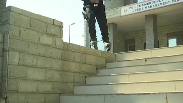 La policía armada en patines, nueva unidad en Pakistán.