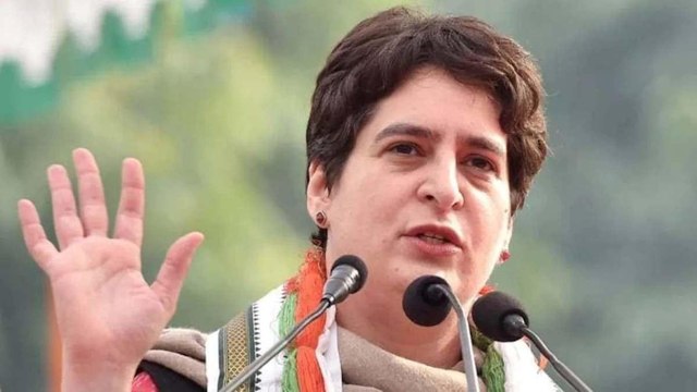 Priyanka Gandhi visits Banke Bihari temple, watch Video